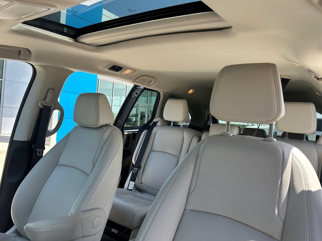 2025 Honda Odyssey EX-L - Photo 17