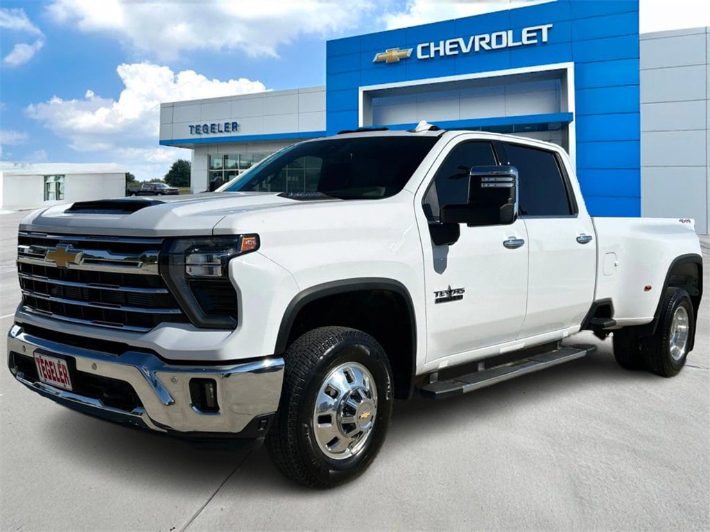 2025 Chevrolet Silverado 3500HD LTZ's photo