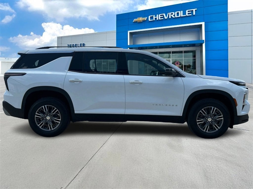 New 2026 Chevrolet Traverse LT SUV