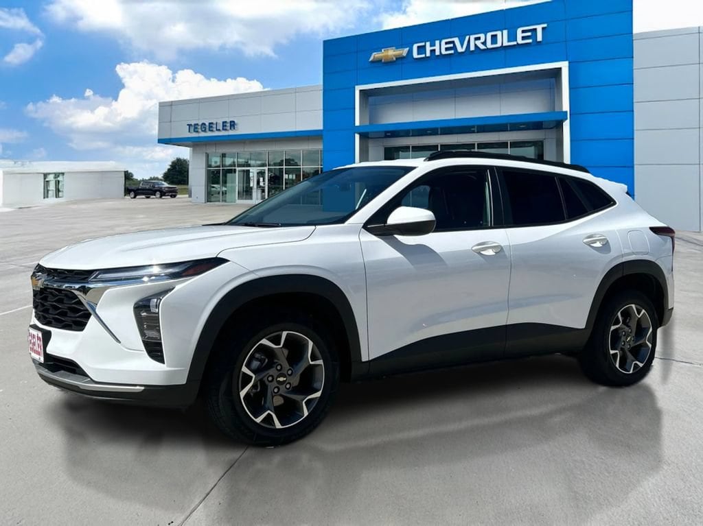 Used 2025 Chevrolet Trax LT