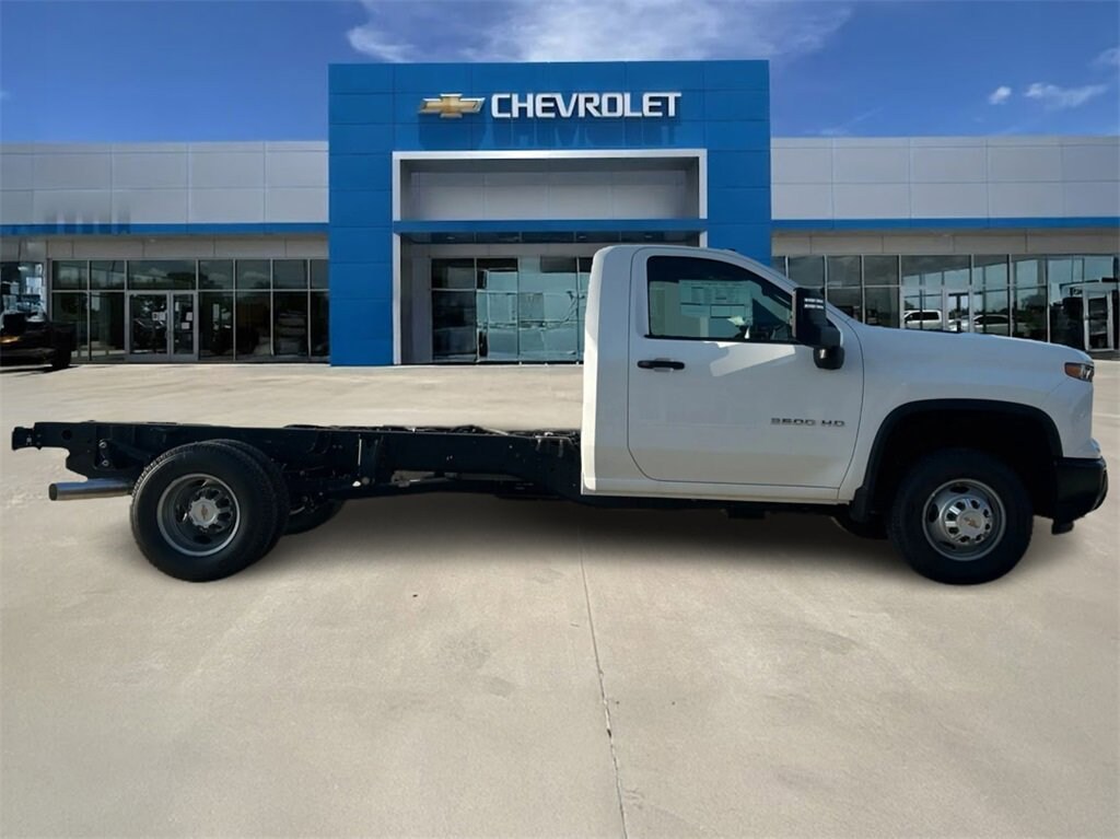 New 2025 Chevrolet Silverado 3500 HD Chassis Cab Work Truck Truck