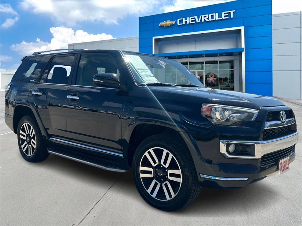 2019 Toyota 4Runner SR5 photo 3
