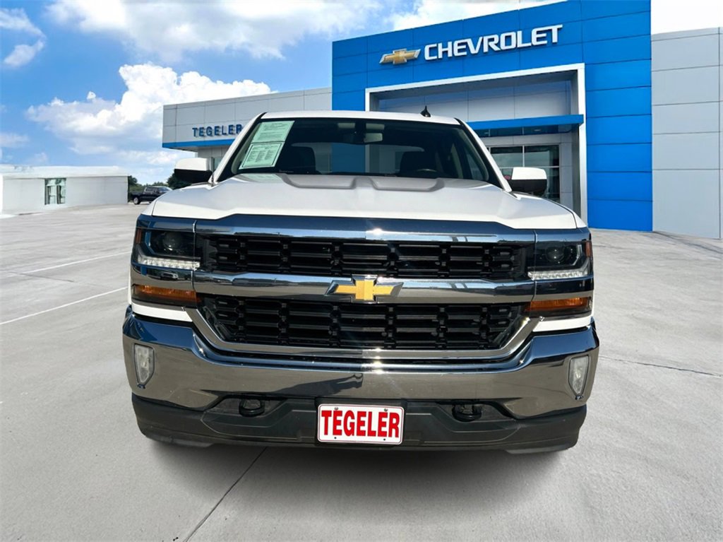 2018 Chevrolet Silverado 1500 LT photo 2