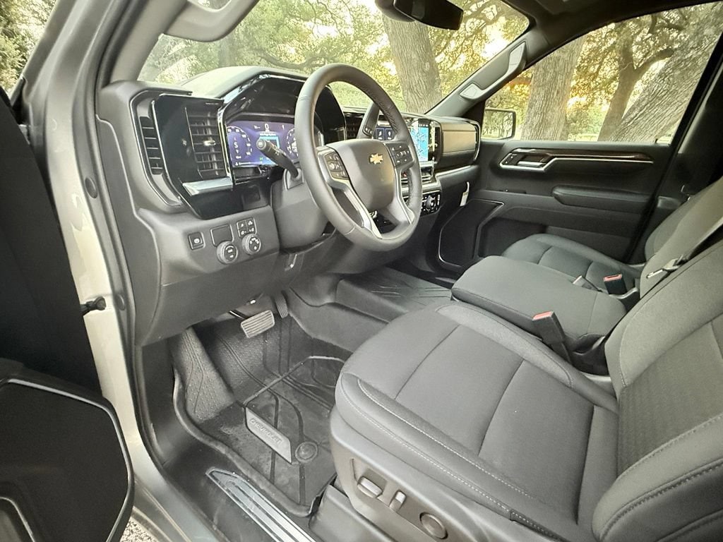 2026 Chevrolet Silverado 1500 LT - Photo 10