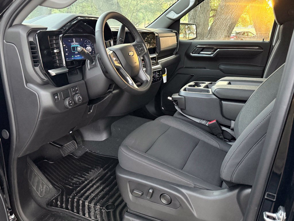 2026 Chevrolet Silverado 1500 LT - Photo 15