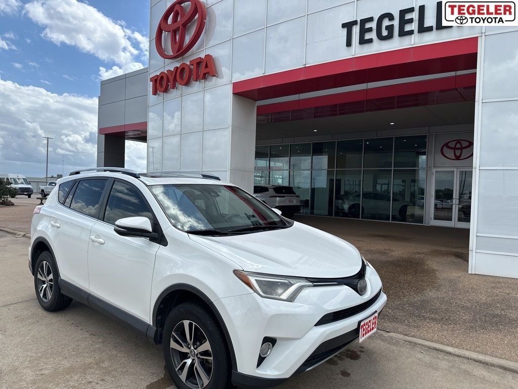 2017 Toyota RAV4 XLE