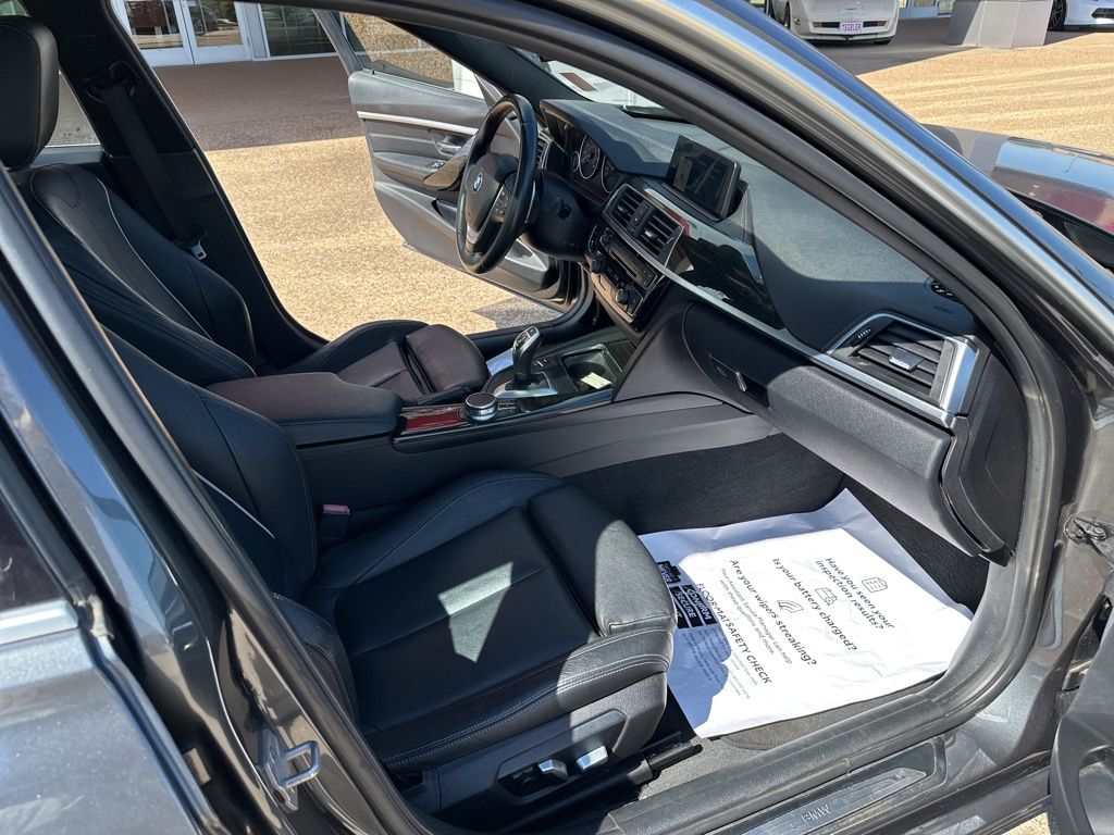 2018 BMW 3 Series 330i - Photo 17