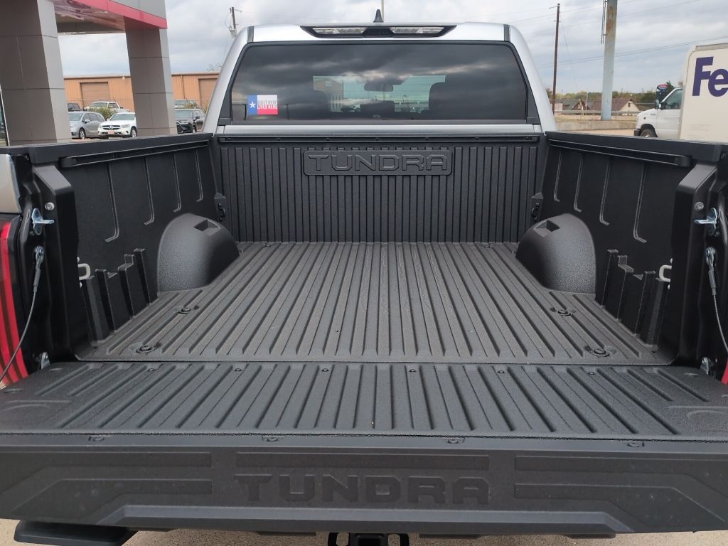 2026 Toyota Tundra SR5 - Photo 11