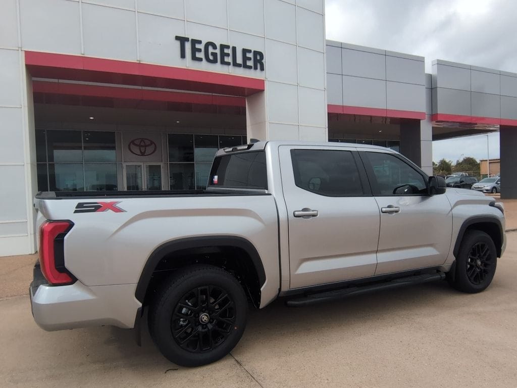 2026 Toyota Tundra SR5 - Photo 8
