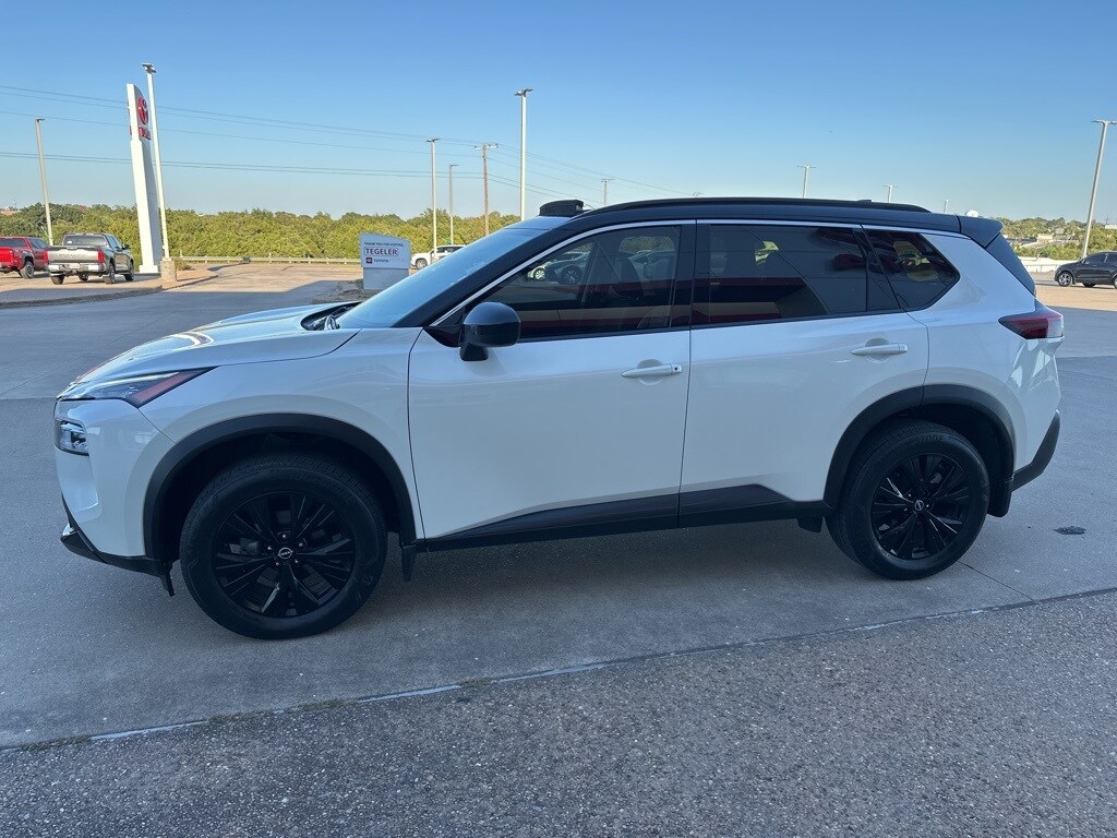2023 Nissan Rogue SV photo 4