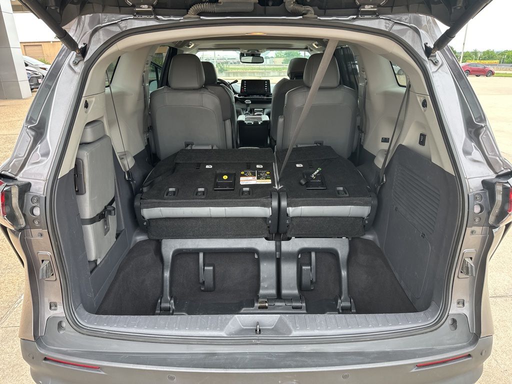 2023 Toyota Sienna XLE - Photo 17