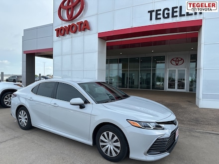 2023 Toyota Camry Hybrid LE Sedan