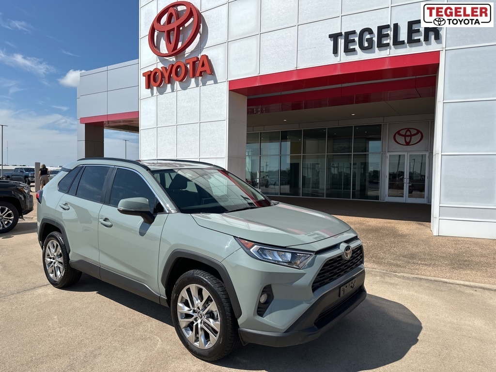 2020 Toyota RAV4 XLE Premium