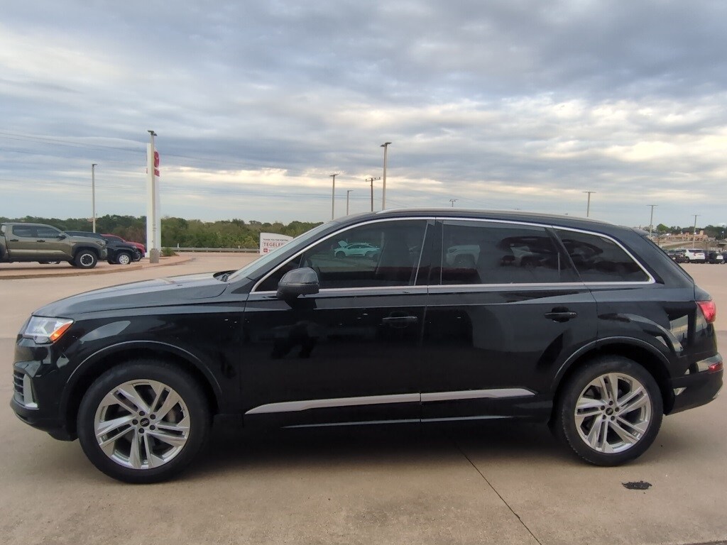 2022 Audi Q7 55 Premium photo 3