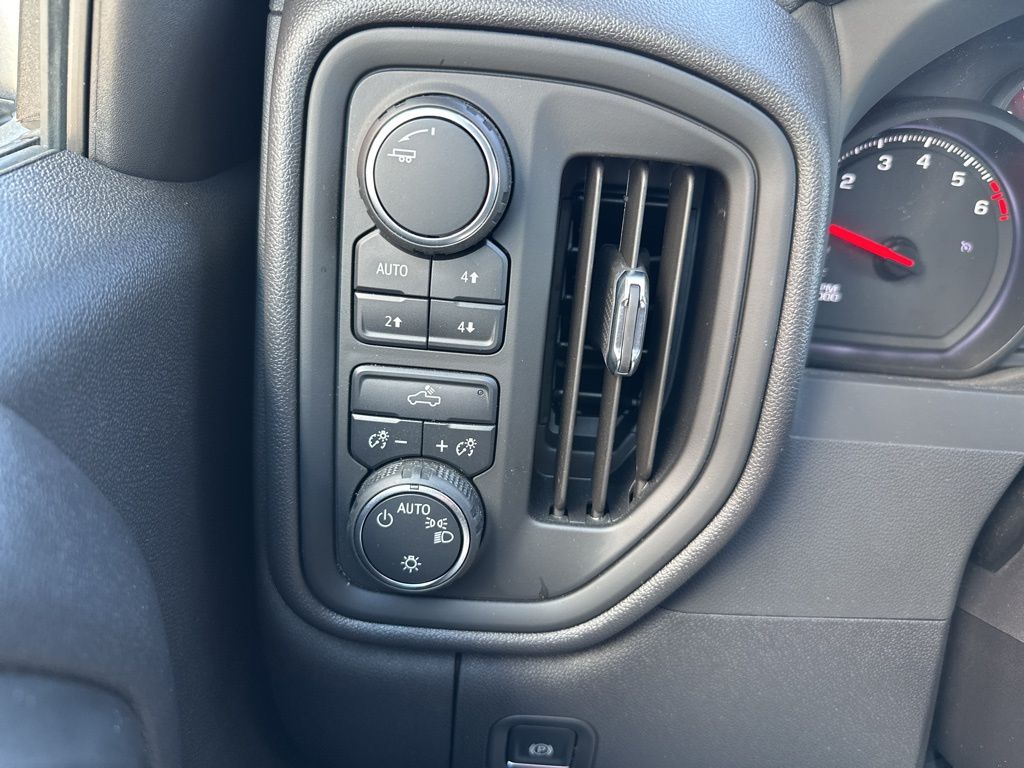 2025 Chevrolet Silverado 1500 Custom - Photo 12