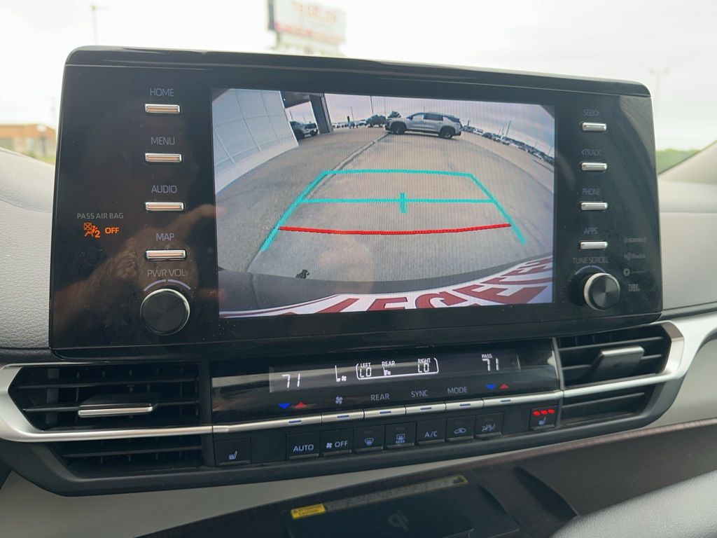2023 Toyota Sienna XLE - Photo 9
