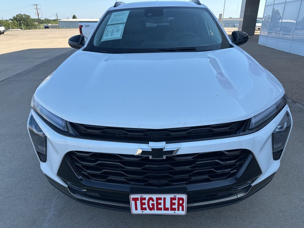 2025 Chevrolet Trax ACTIV photo 2