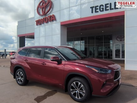 2025 Toyota Highlander Hybrid XLE SUV AWD