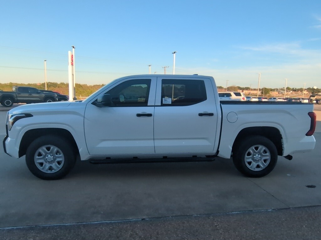 2026 Toyota Tundra SR CrewMax photo 4