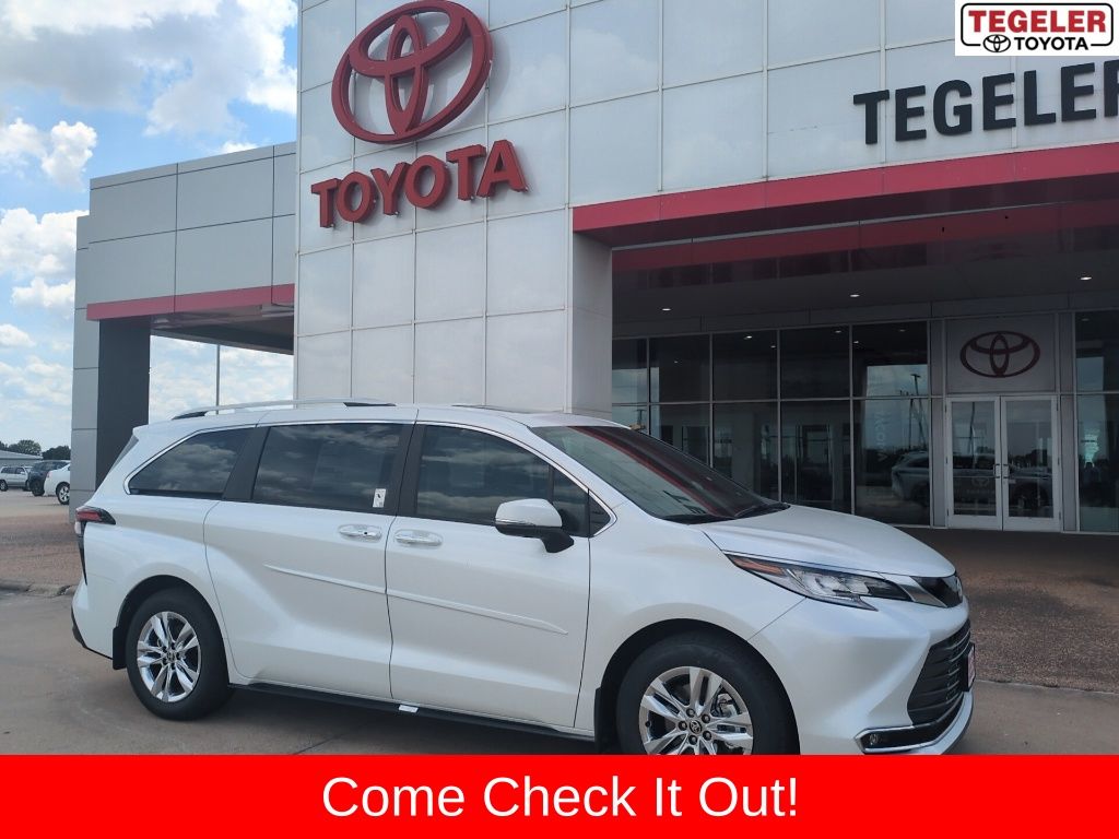New 2026 Toyota Sienna Limited