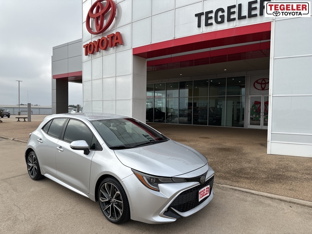 2019 Toyota Corolla Hatchback XSE's photo