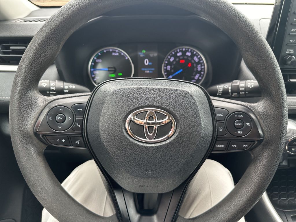 2021 Toyota RAV4 XLE - Photo 13