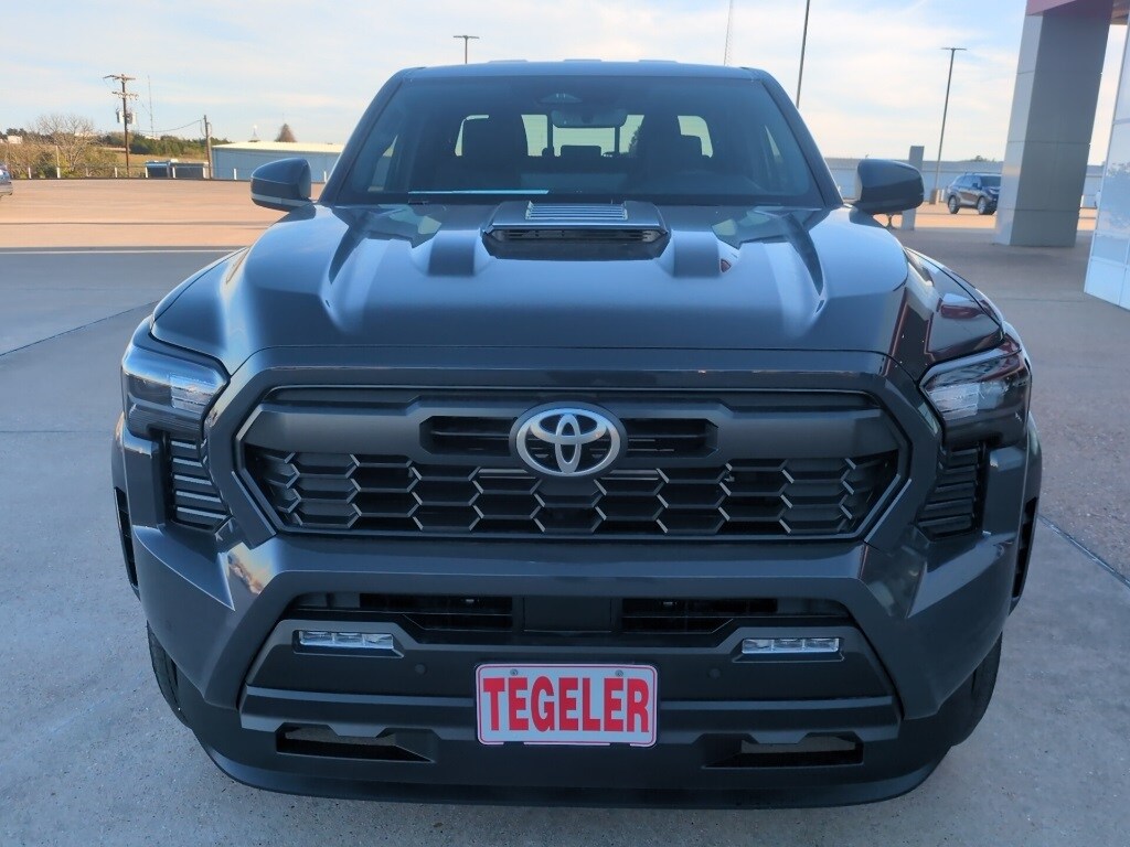 2025 Toyota Tacoma TRD Sport Double Cab photo 2