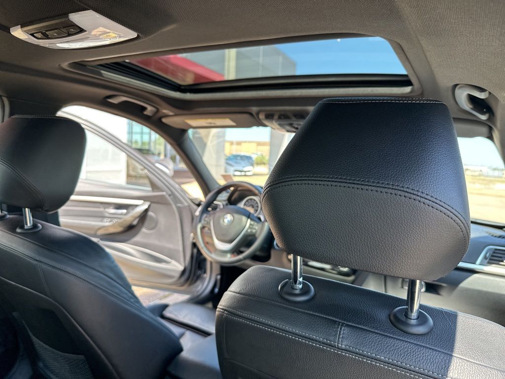 2018 BMW 3 Series 330i - Photo 18