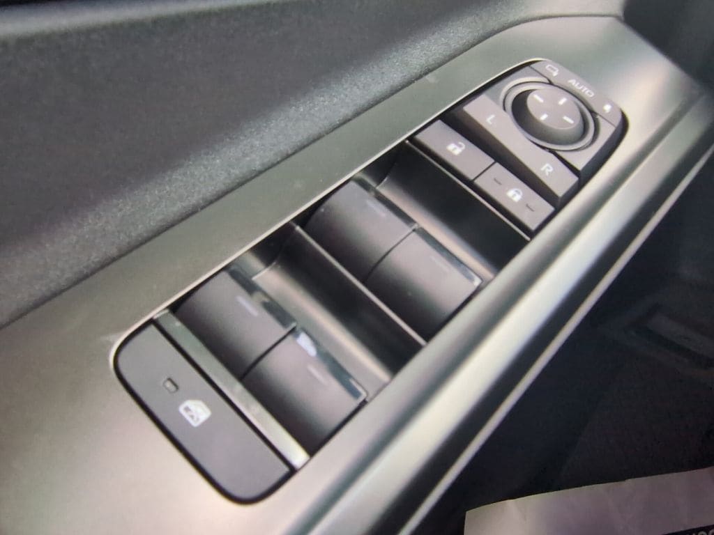 2026 Toyota bZ XLE - Photo 23