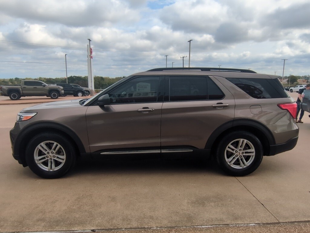 2021 Ford Explorer XLT photo 3