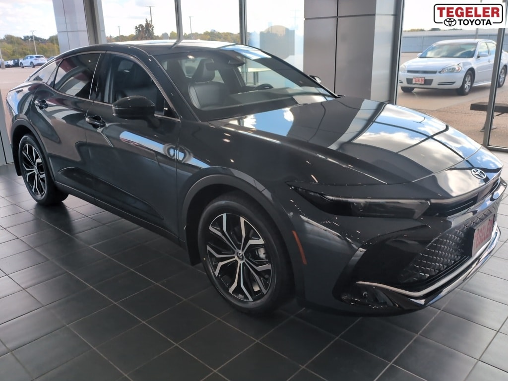 2026 Toyota Crown XLE's photo