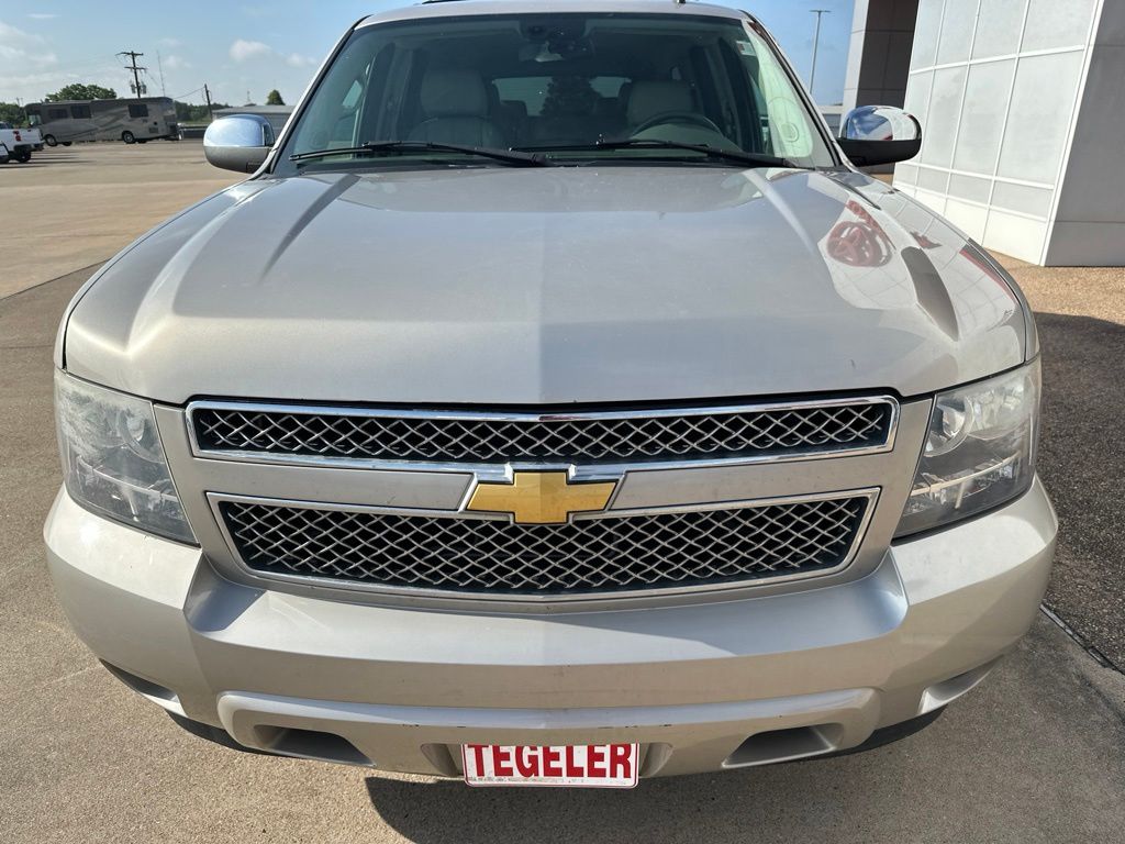Used 2008 Chevrolet Suburban LT with VIN 3GNFK16398G123337 for sale in Brenham, TX