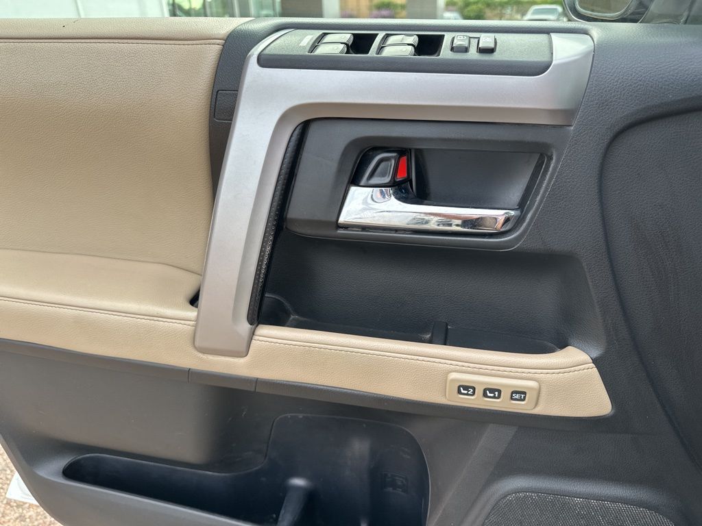 2017 Toyota 4Runner Limited - Photo 13
