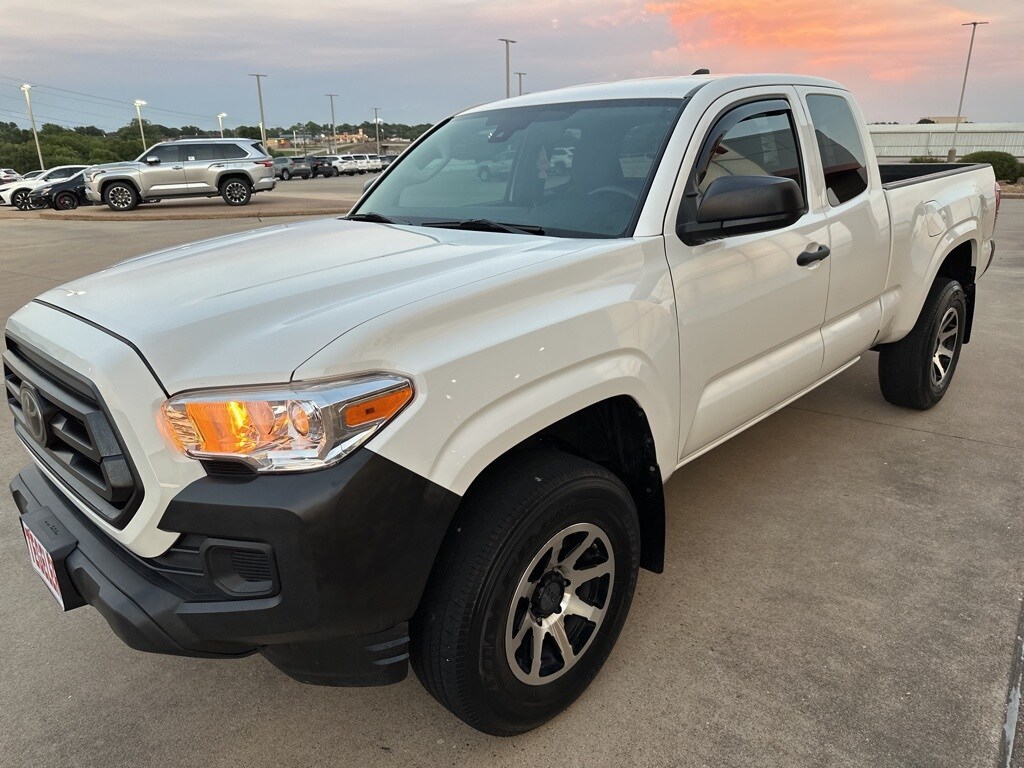 2020 Toyota Tacoma SR photo 2