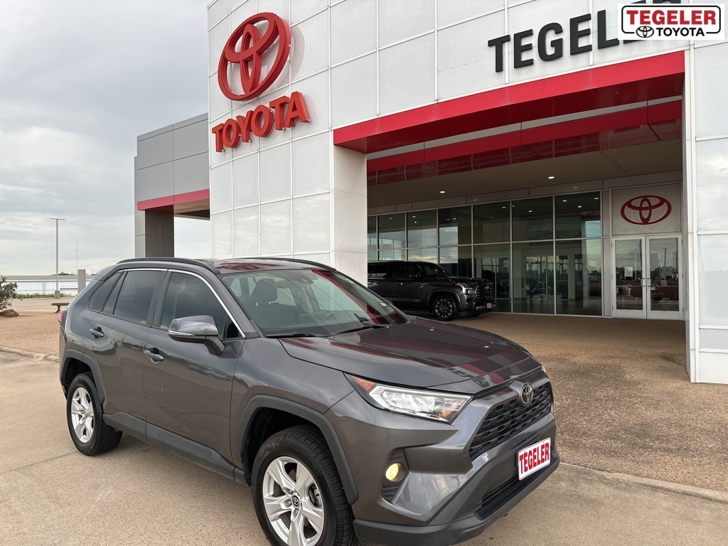 2021 Toyota RAV4 XLE