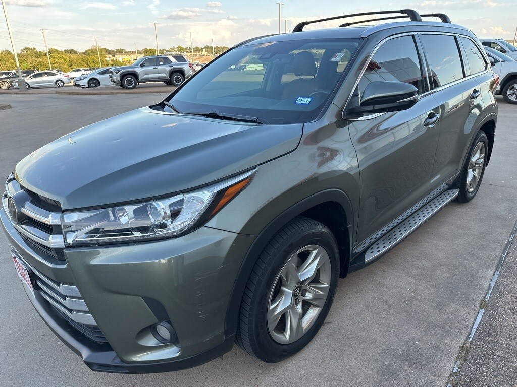 2018 Toyota Highlander Limited photo 2