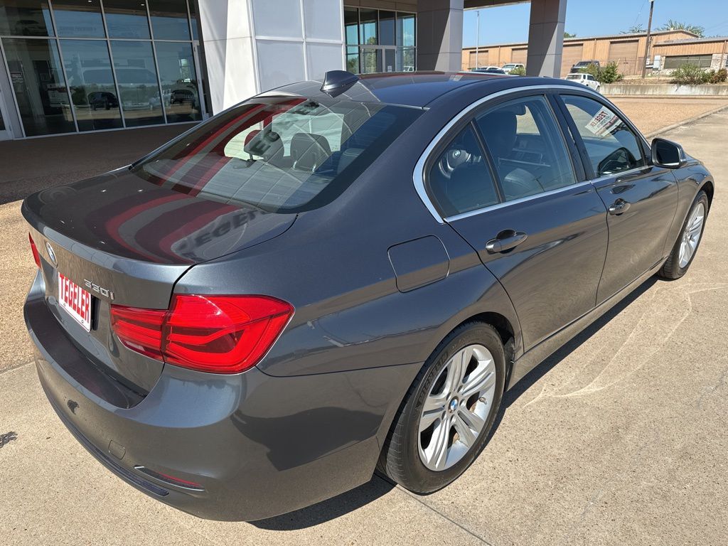 2018 BMW 3 Series 330i - Photo 7