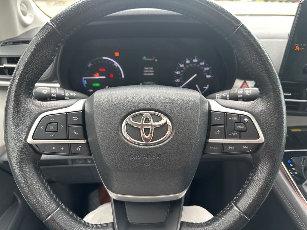 2023 Toyota Sienna XLE - Photo 12