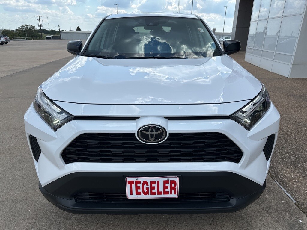 2025 Toyota RAV4 LE photo 2