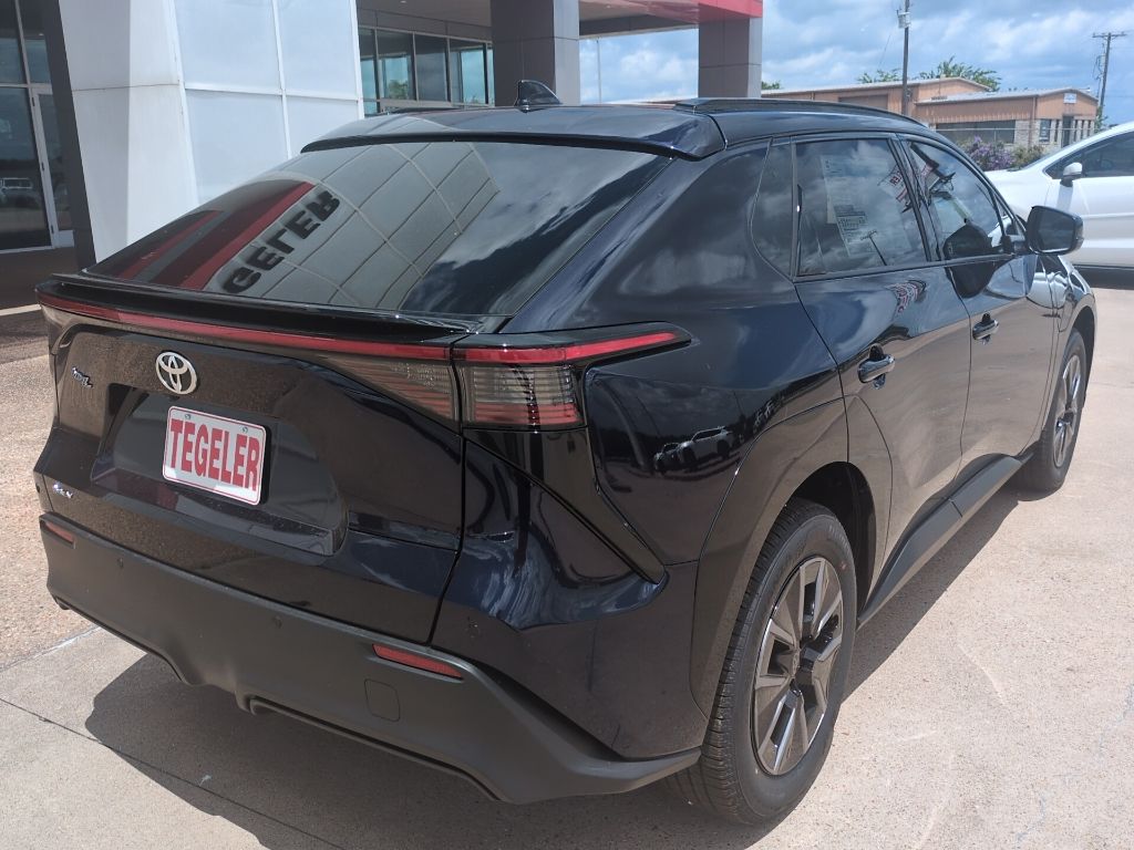 2026 Toyota bZ XLE - Photo 7