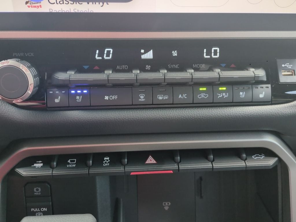 2026 Toyota Tundra Limited - Photo 16