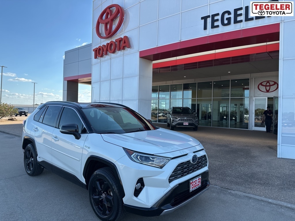 2020 Toyota RAV4 XSE's photo