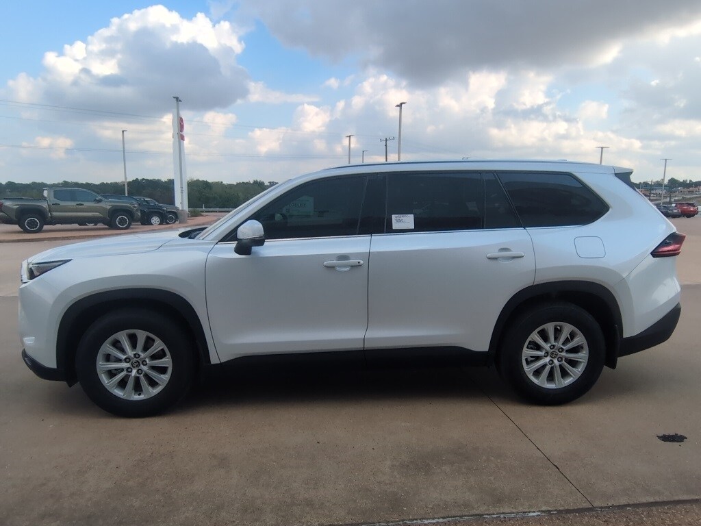 2026 Toyota Grand Highlander XLE photo 4