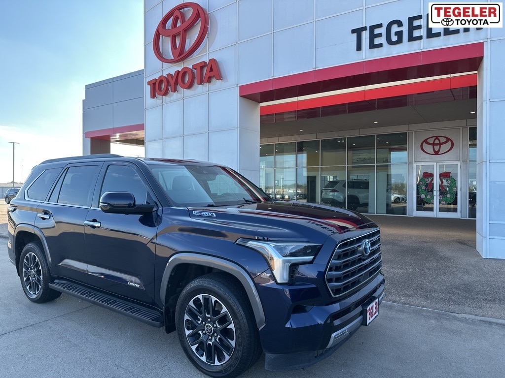 2023 Toyota Sequoia Limited's photo