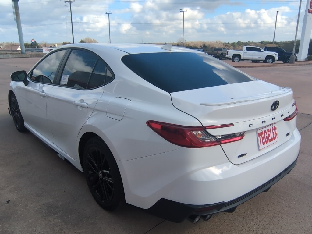 2026 Toyota Camry SE photo 3