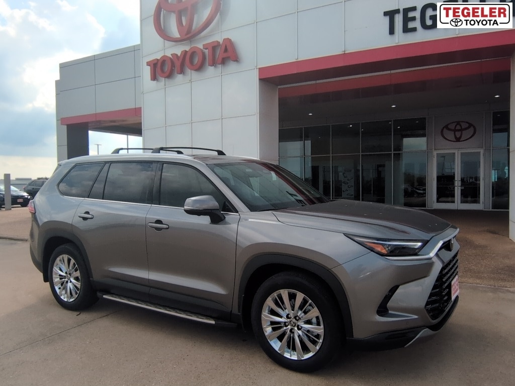 2026 Toyota Grand Highlander Platinum's photo