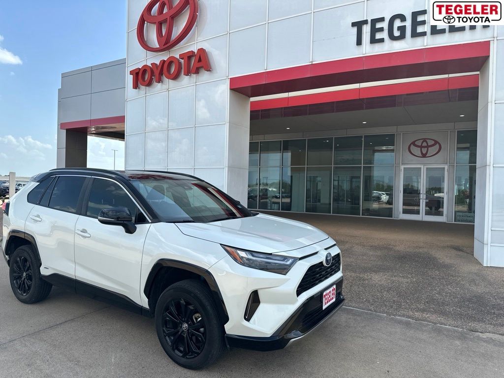 Pre-Owned 2022 Toyota RAV4 Hybrid XSE