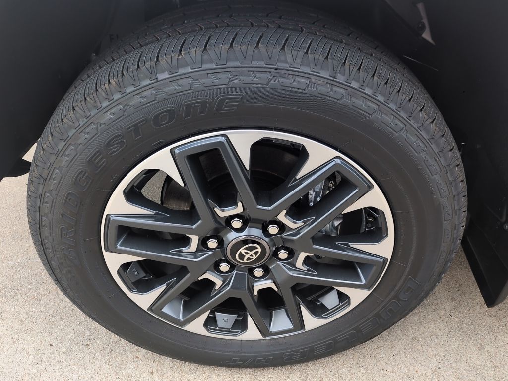 2026 Toyota Tundra Limited - Photo 30