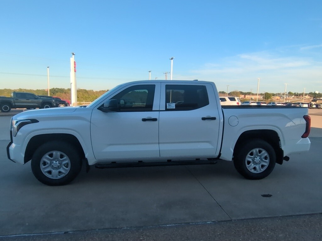 2026 Toyota Tundra SR CrewMax photo 4