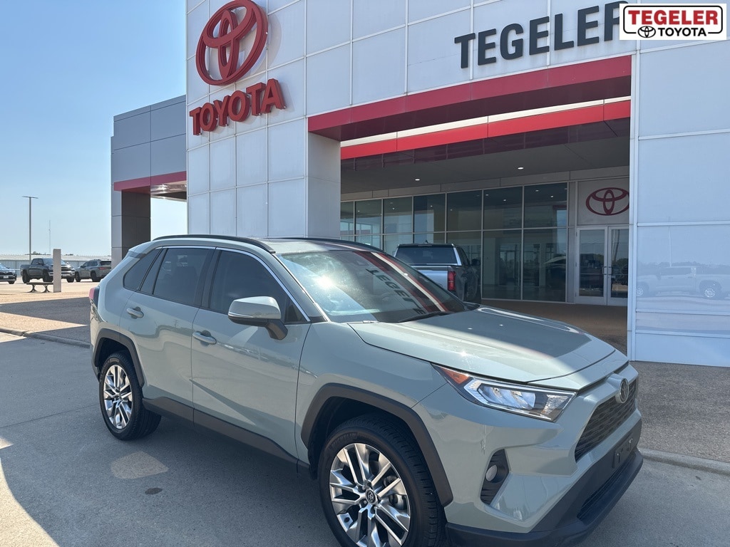 2020 Toyota RAV4 XLE Premium